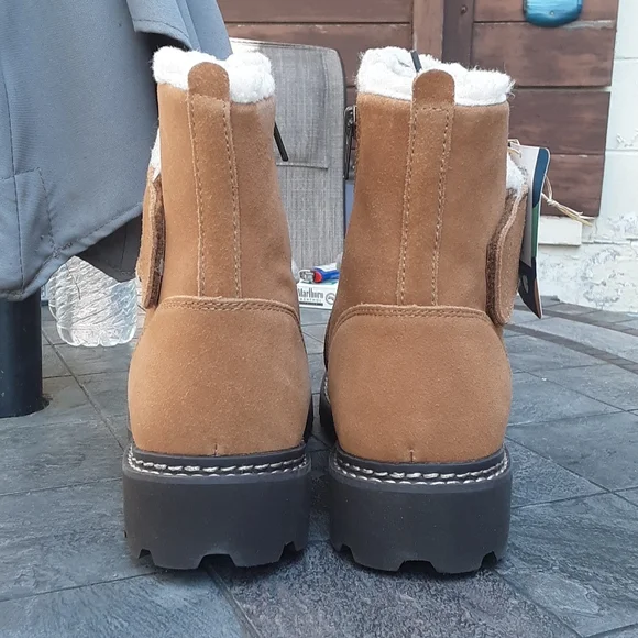 EARTH ANKLE BOOTIES NWT - Picture 3 of 9